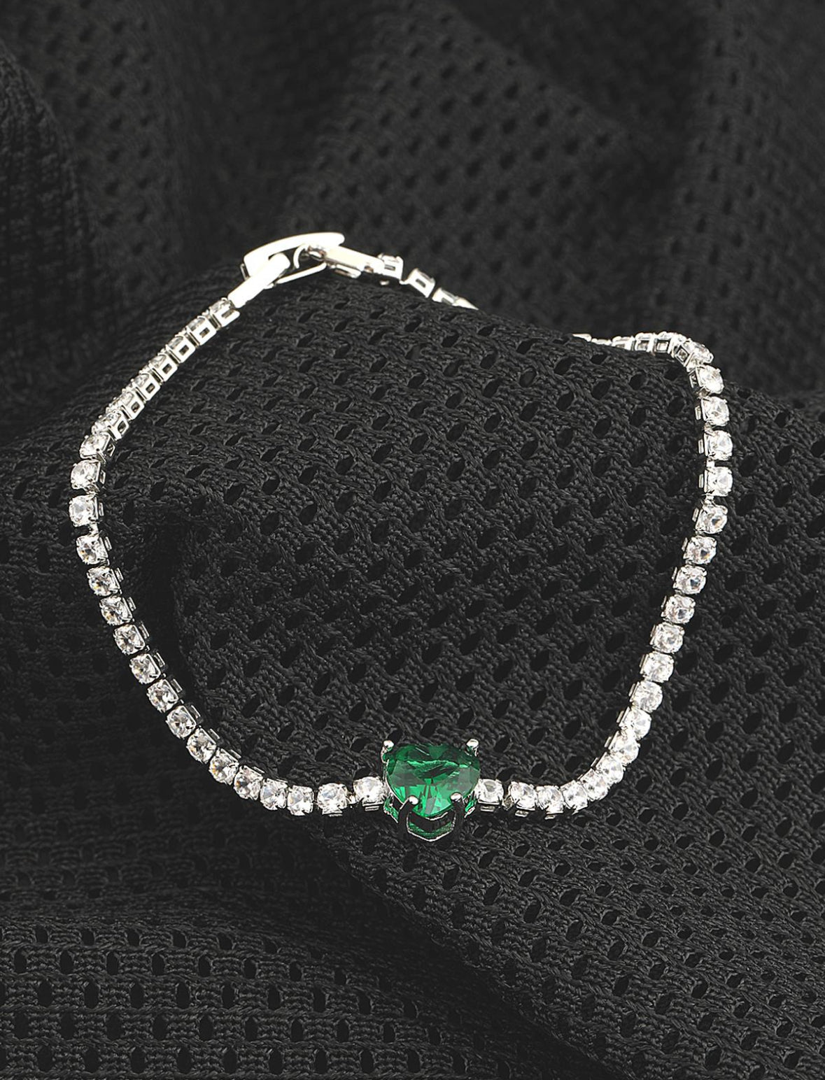 Femora Emerald Grace